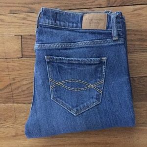 Abercrombie & Fitch size 4